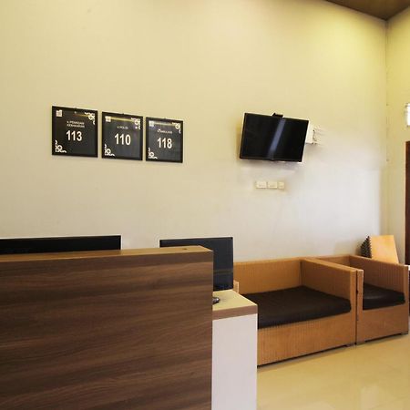 Oyo Life 2273 Pratama Homestay Bandar Lampung Esterno foto