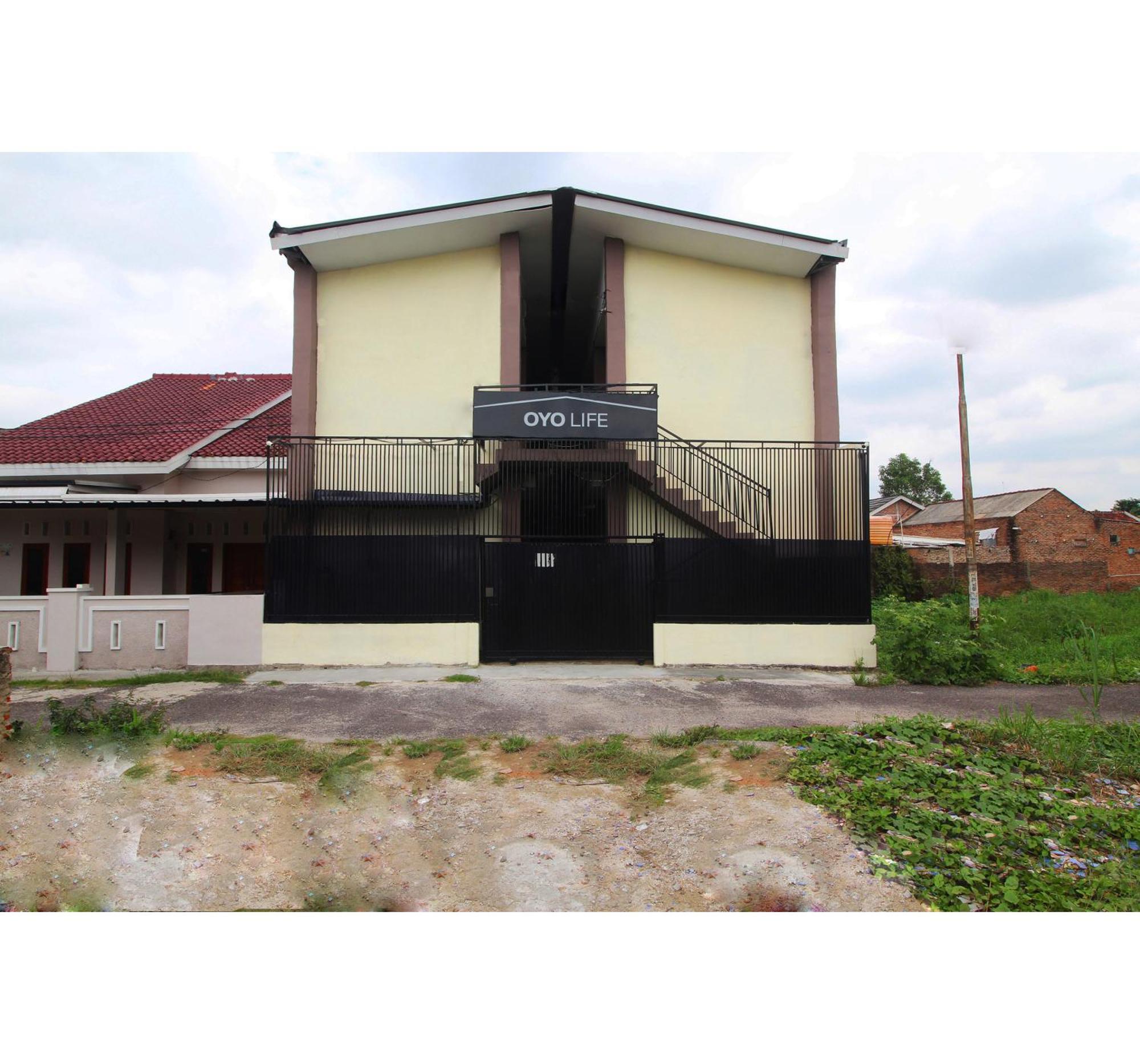 Oyo Life 2273 Pratama Homestay Bandar Lampung Esterno foto